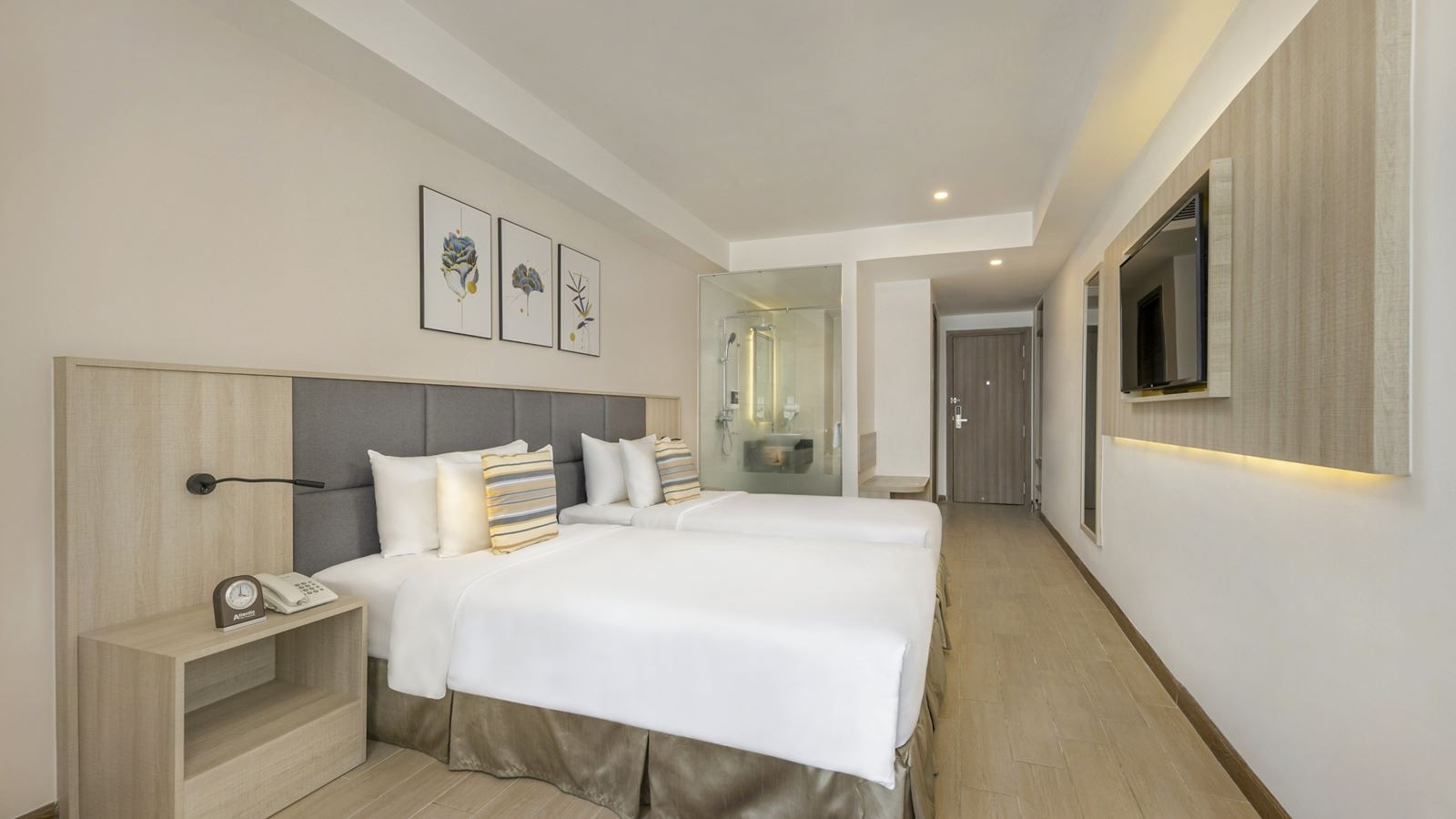rooms-deluxe-city-view-with-balcony-child-without-extra-bed