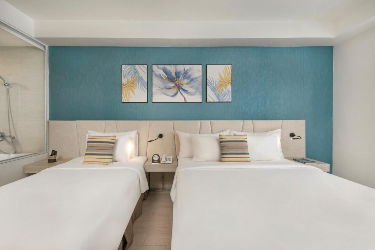 rooms-deluxe-sea-view-with-balcony