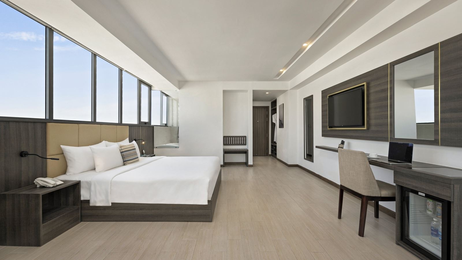 rooms-executive-city-view-with-balcony-child-without-extra-bed