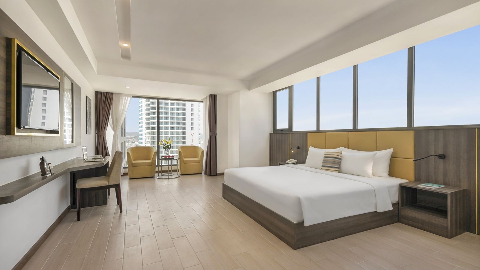 rooms-executive-city-view-with-balcony