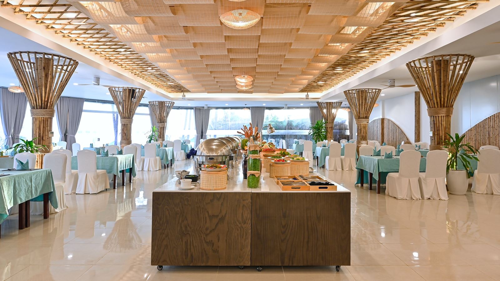 restaurants-main-building