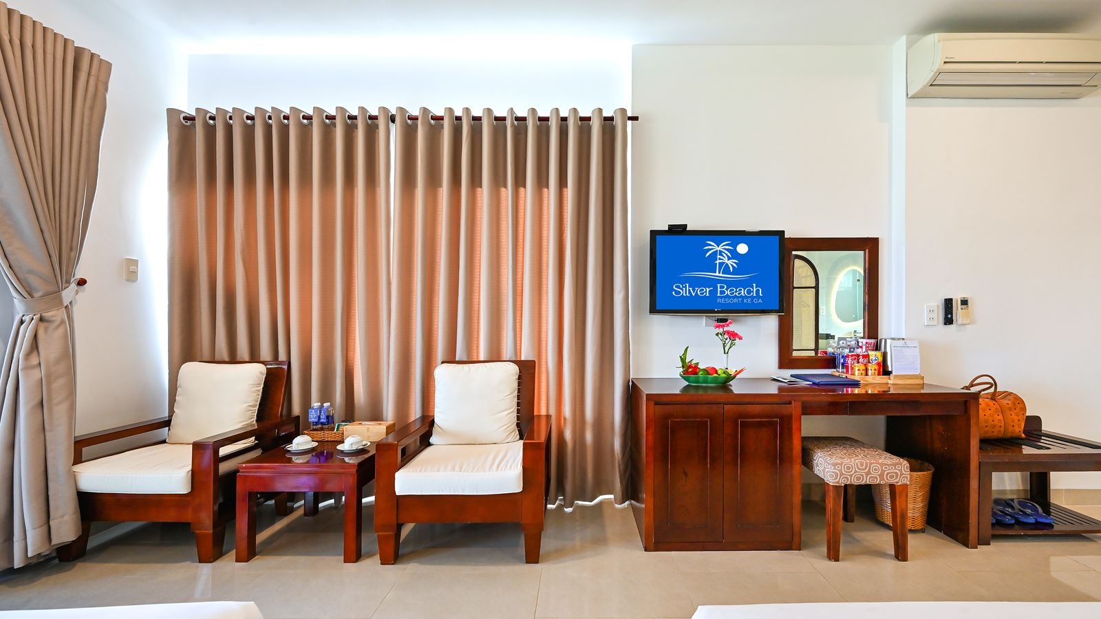 rooms-triple-bungalow-with-garden