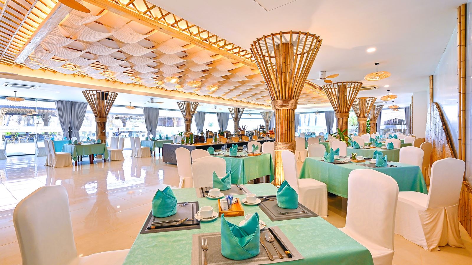 restaurants-oceania-restaurant--pool