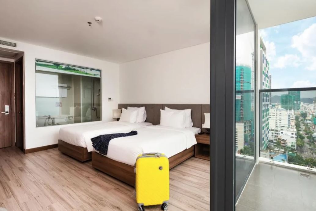 rooms-deluxe-with-balcony