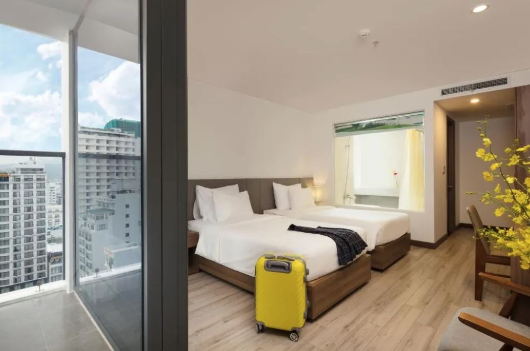 rooms-deluxe-with-balcony