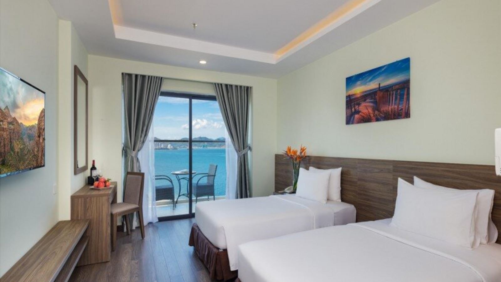 rooms-premier-seaview-with-balcony