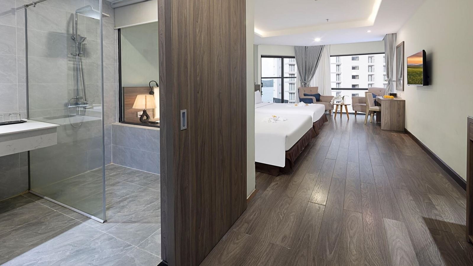 rooms-family-partial-seaview-with-balcony-no-extrabed