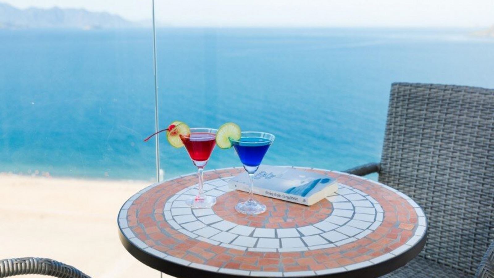 rooms-premier-seaview-with-balcony