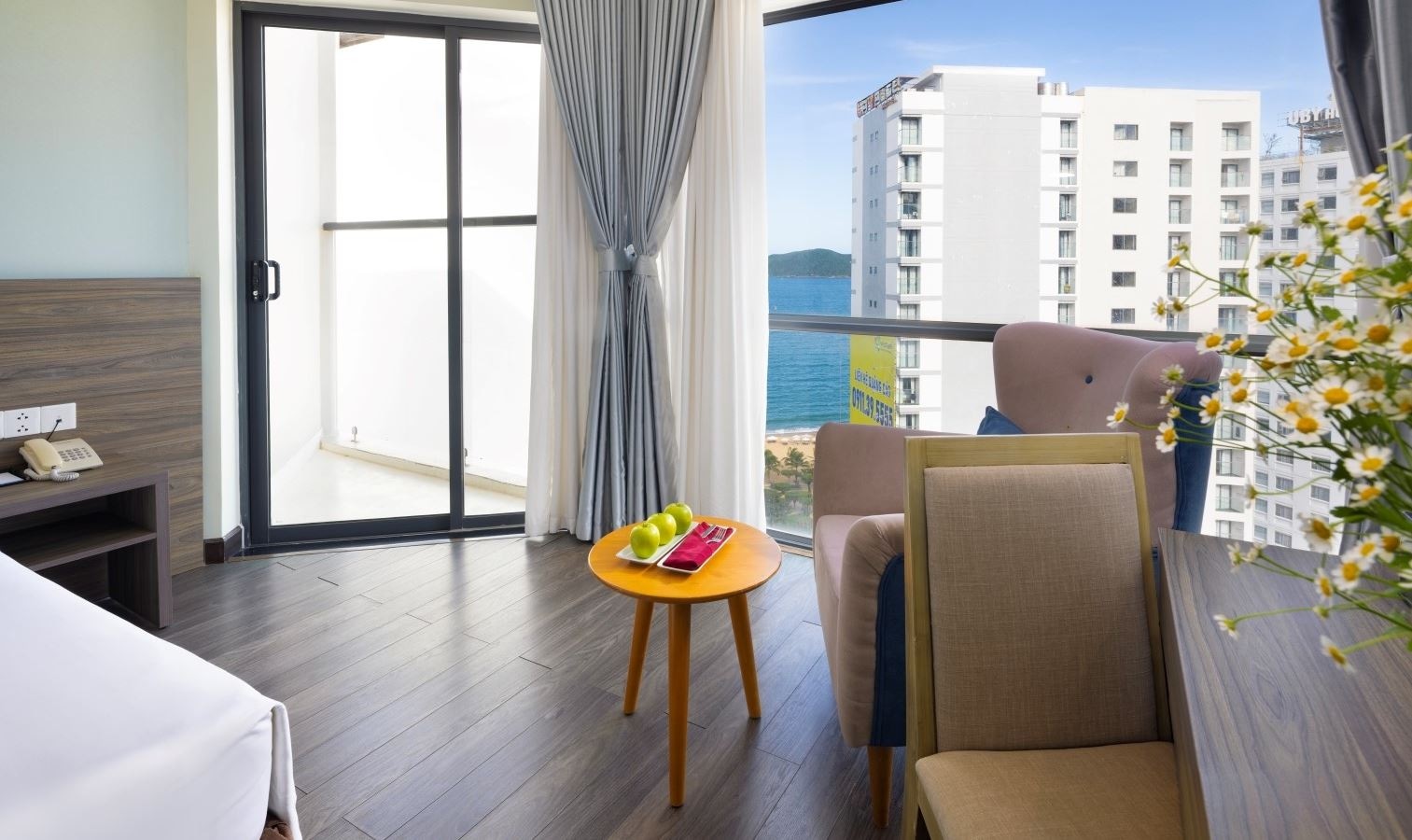 rooms-family-partial-seaview-with-balcony-no-extrabed