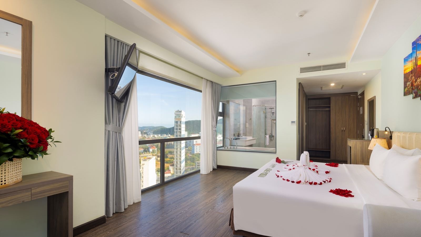 rooms-suite-seaview-view-with-balcony