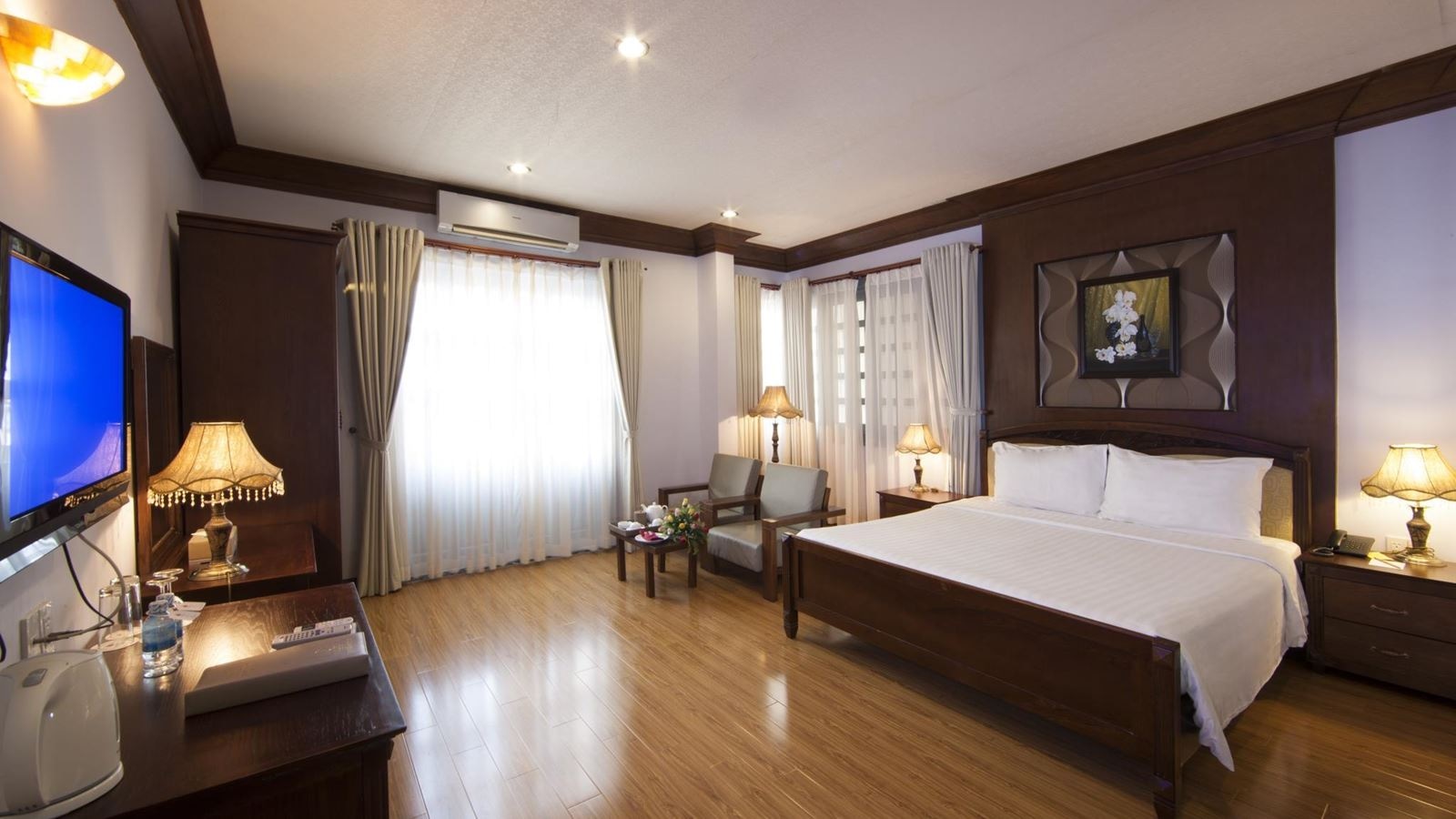 rooms-suite-partial-seaview-with-balcony