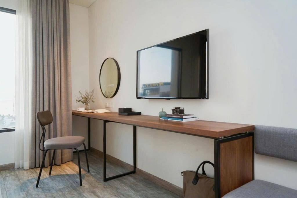 rooms-cozy-twin-with-city-view