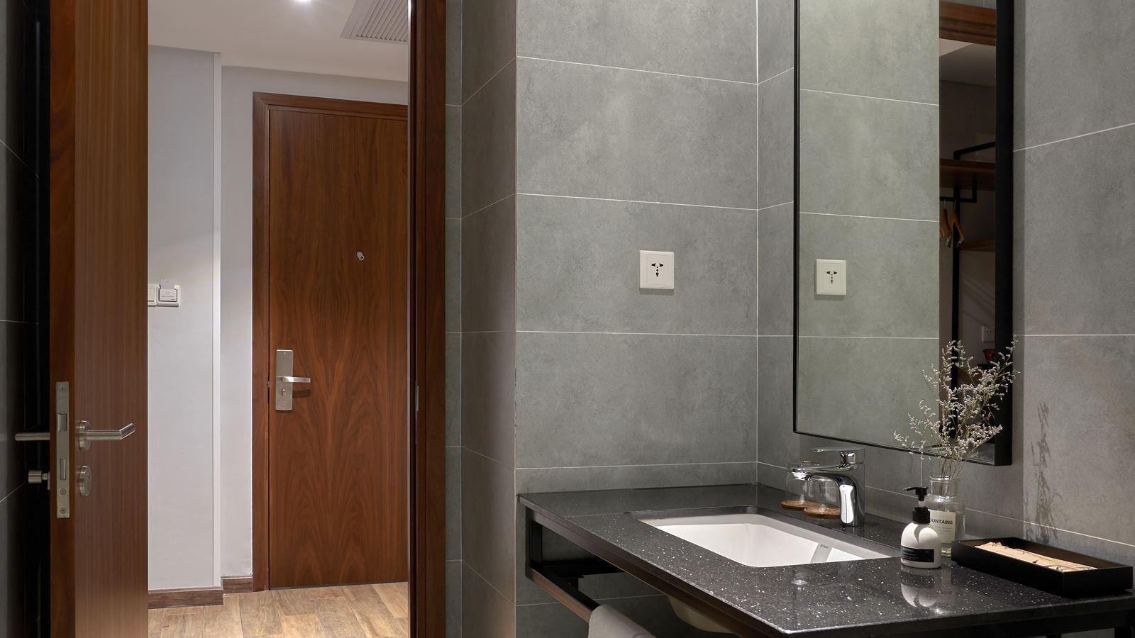 rooms-roomy-double-with-city-view-child-without-extra-bed