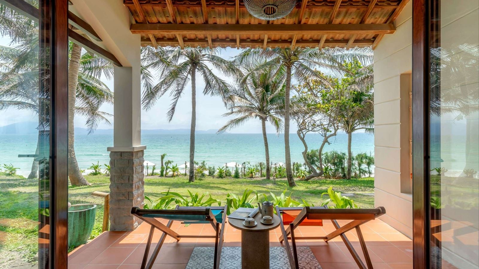 rooms-beachfront-bungalow