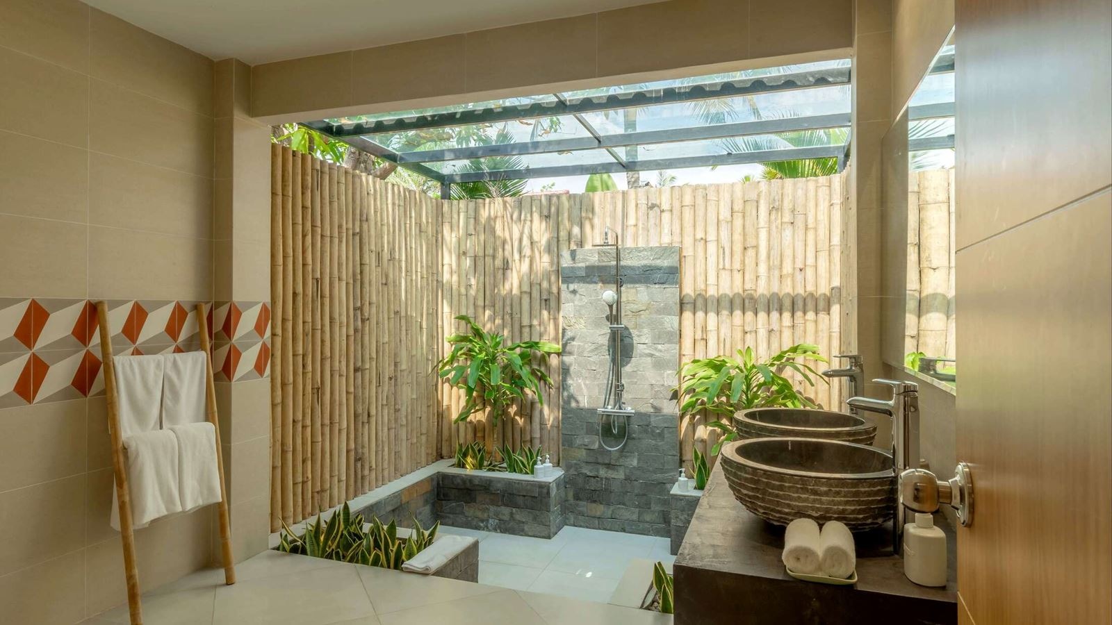 rooms-beachfront-bungalow