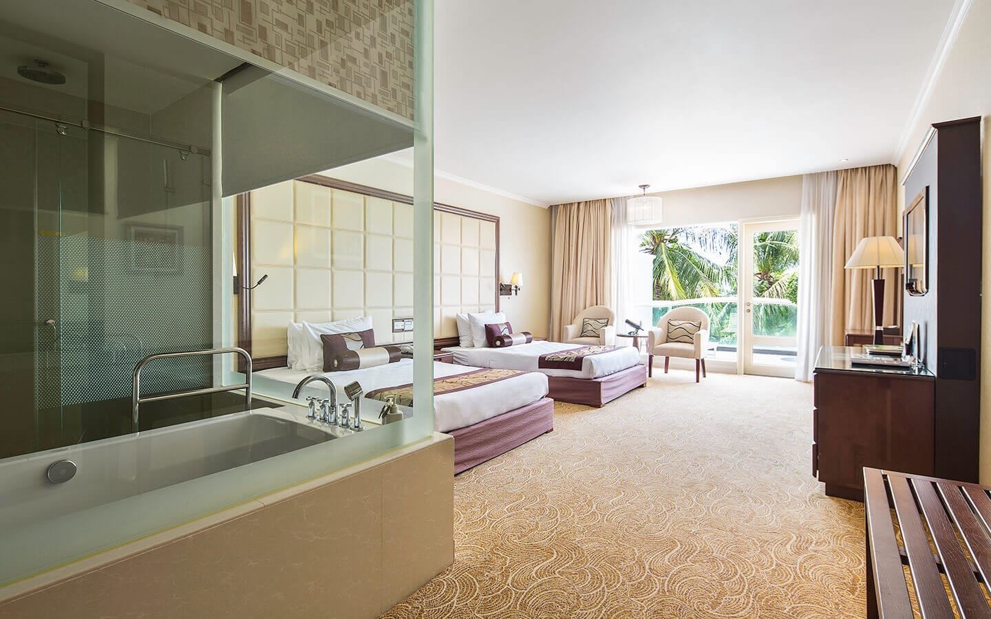 rooms-deluxe-pool-view-with-balcony