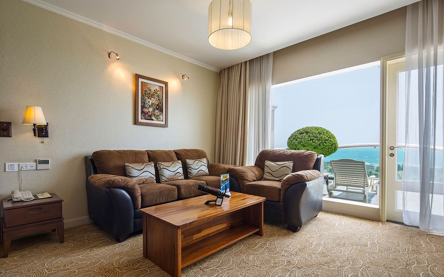 rooms-deluxe-sea-view-with-balcony-child-without-extra-bed