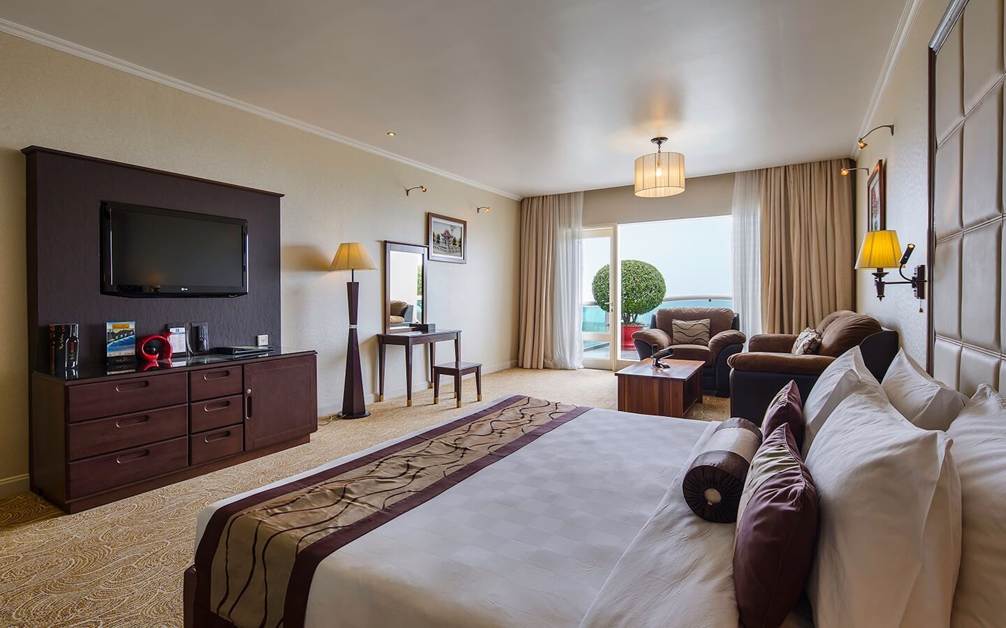 rooms-premium-deluxe-with-balcony