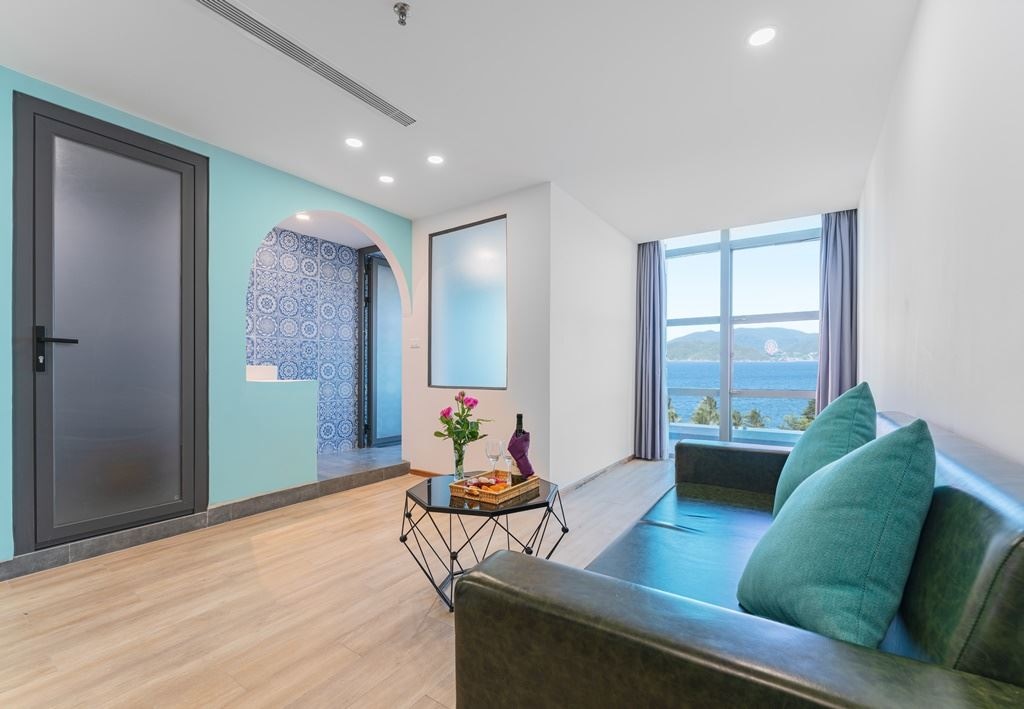 rooms-suite-sea-view-with-balcony