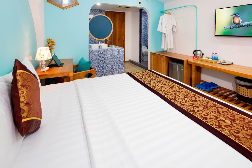 rooms-deluxe-city-view-with-window