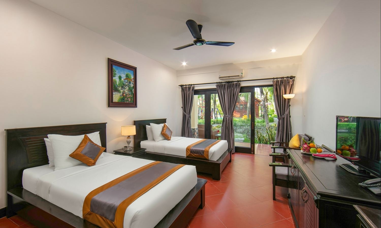 rooms-superior-gardenview-with-balcony