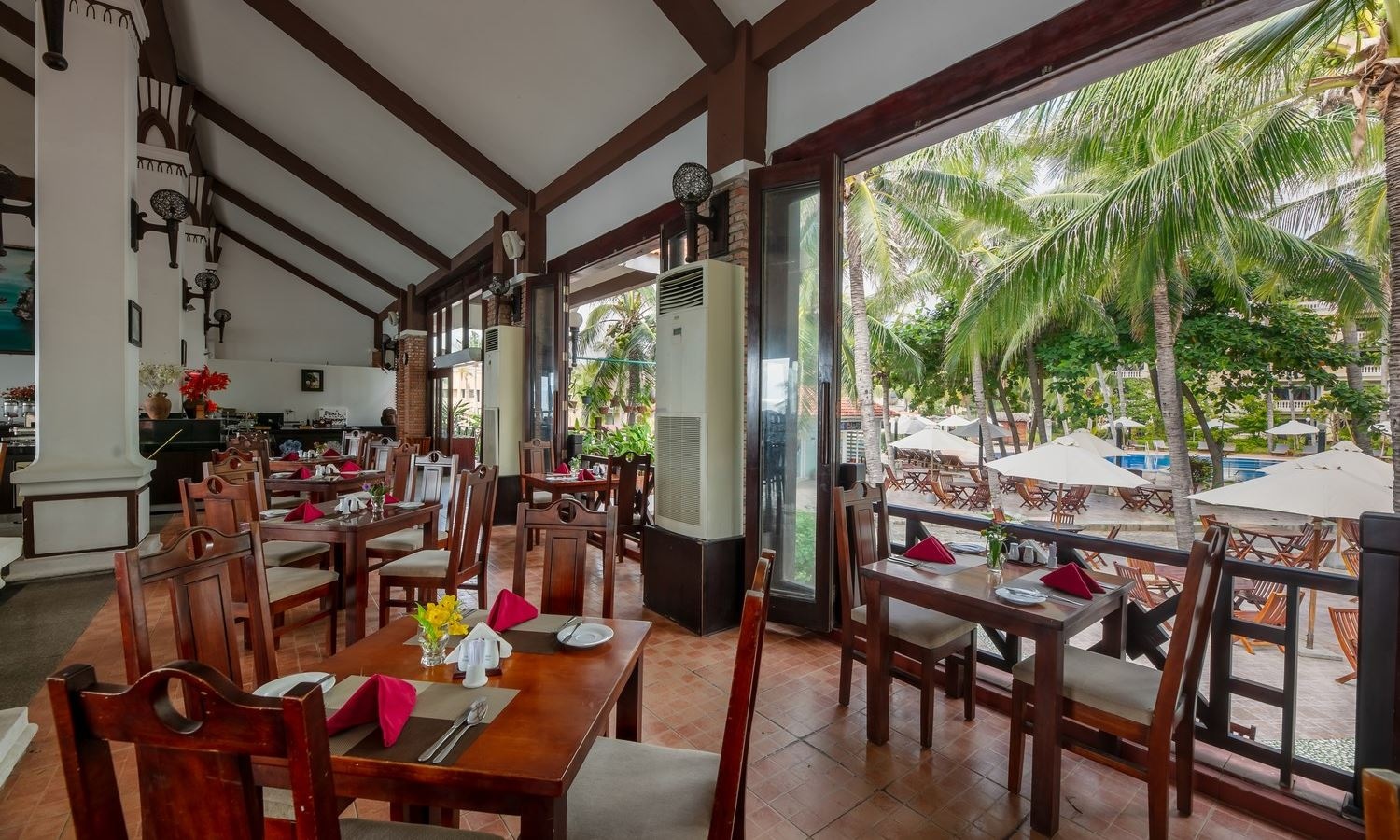 restaurants-restaurant