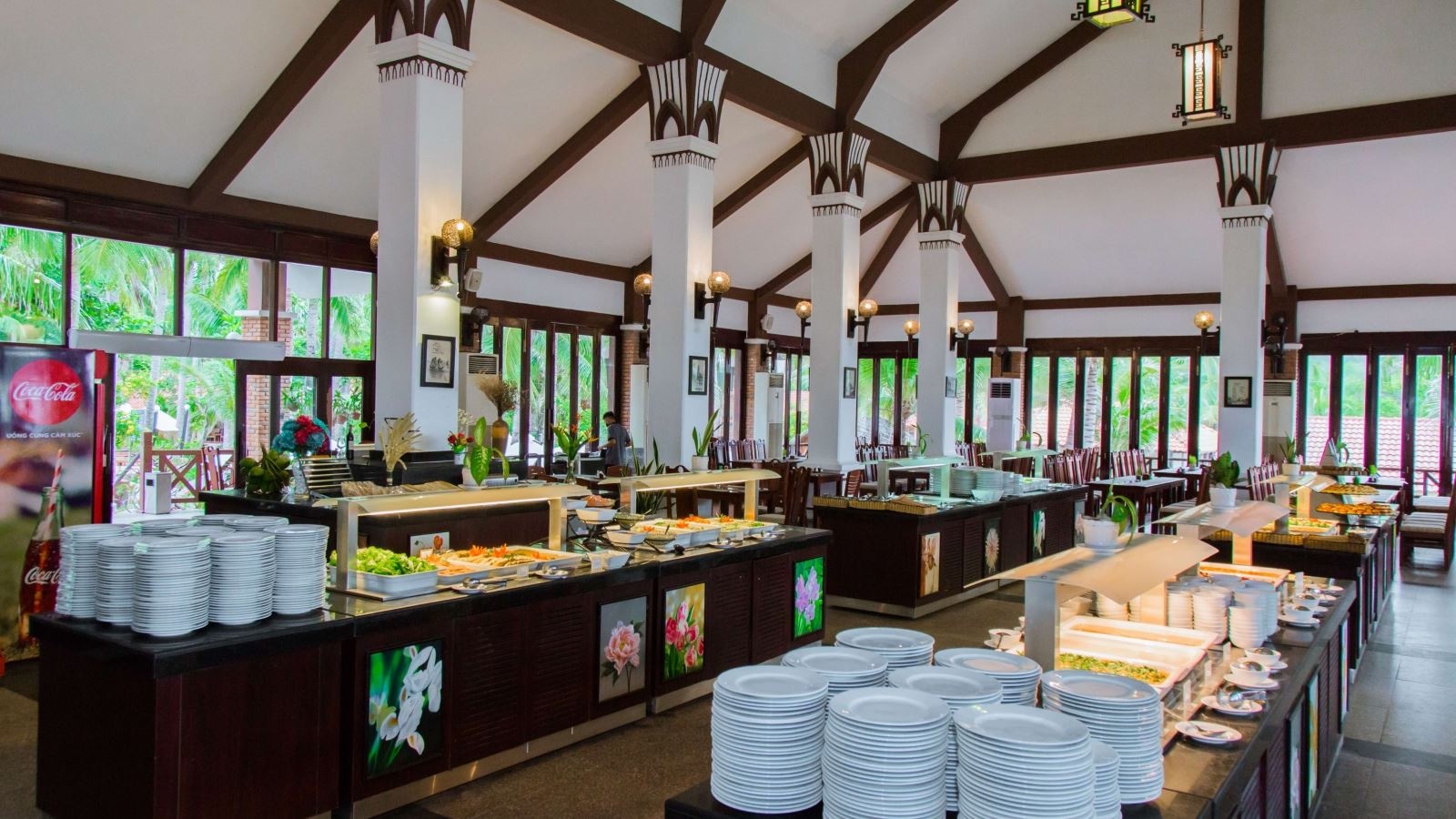 restaurants-restaurant