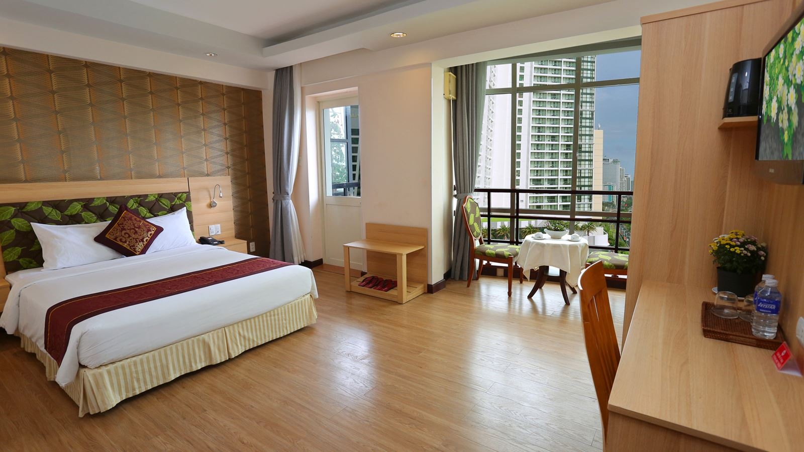 rooms-deluxe-seaview-with-balcony-child-without-extra-bed