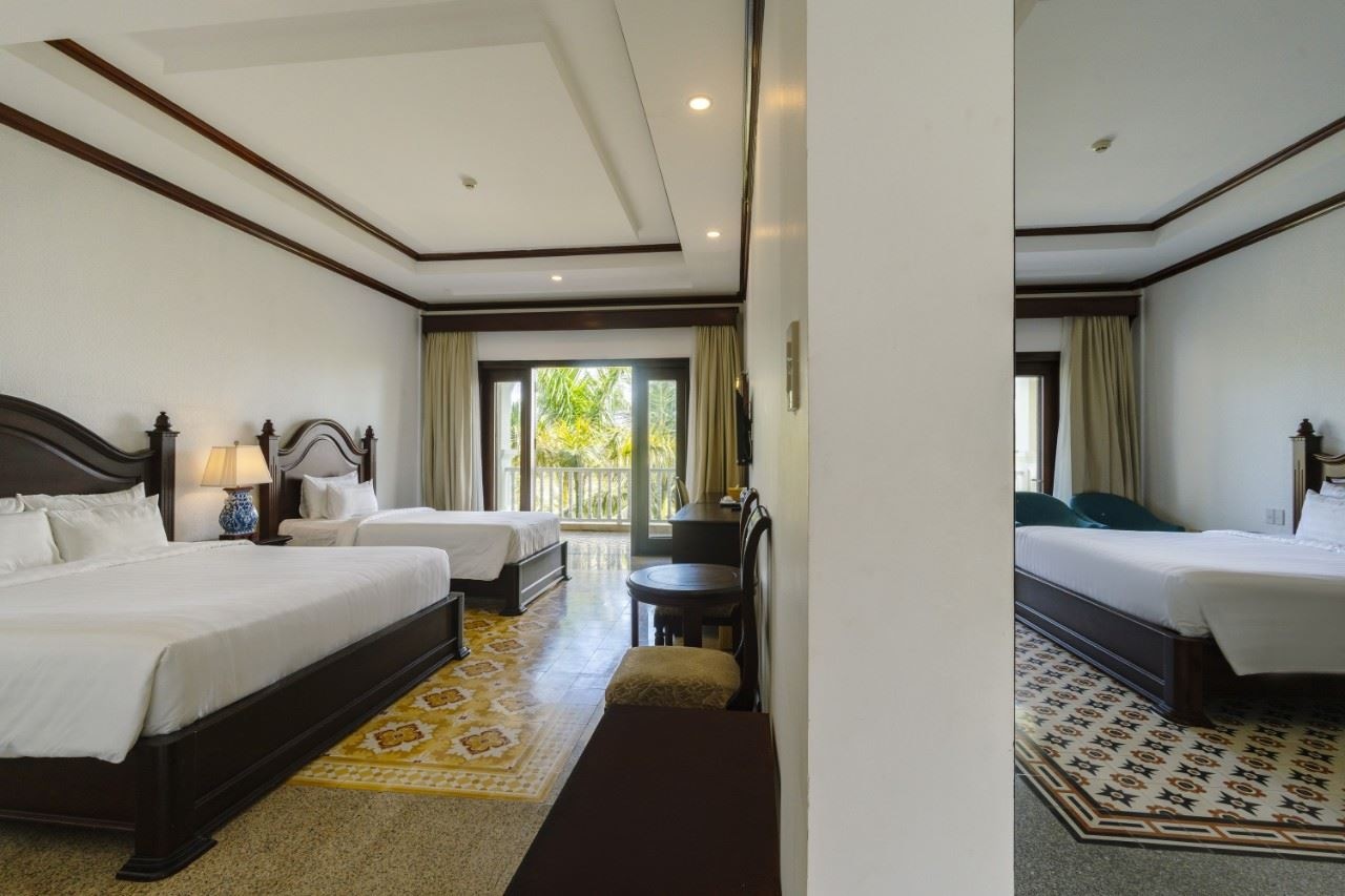 rooms-family-gardenview-with-balcony