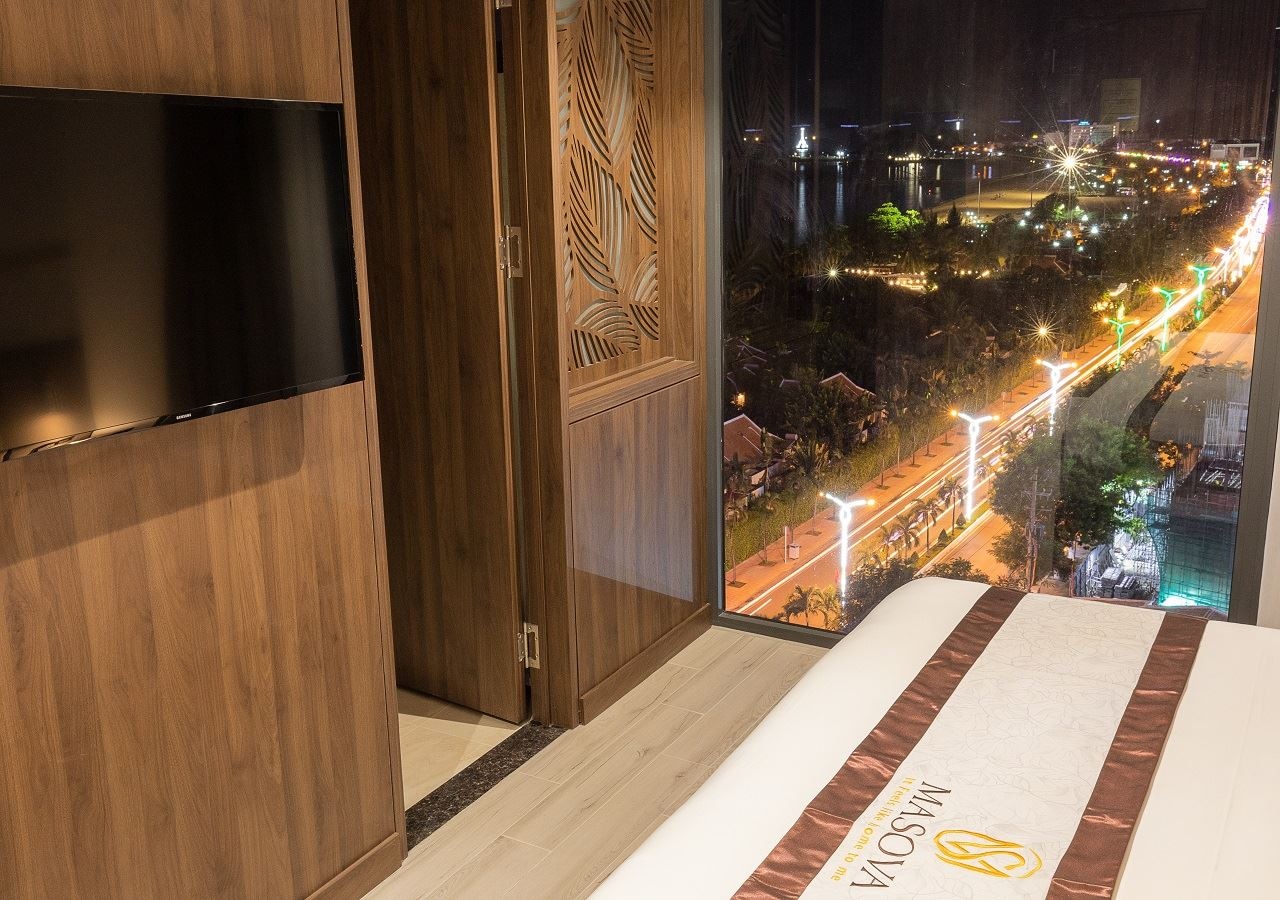 rooms-deluxe-partial-seaview