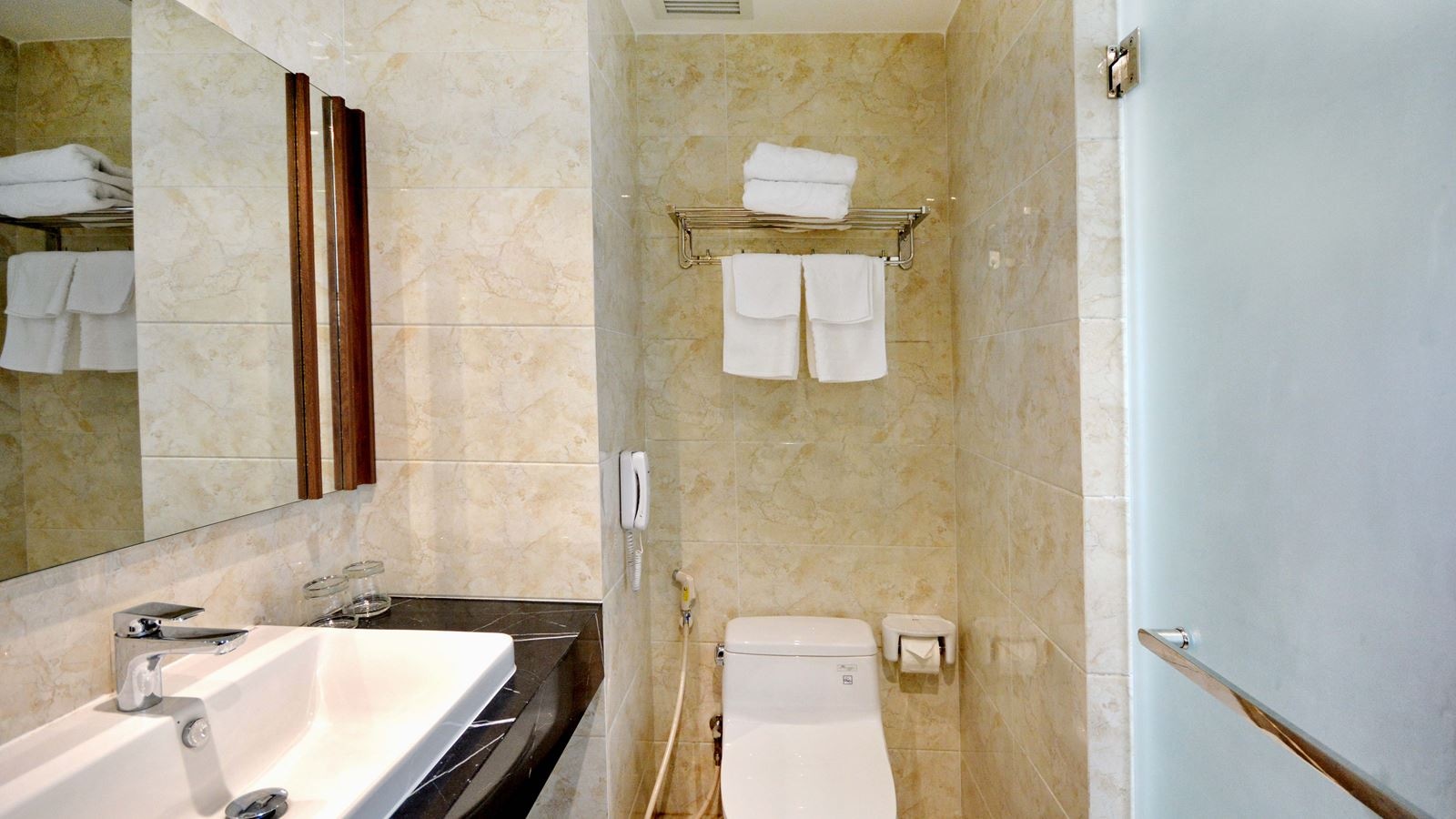 rooms-deluxe-cityview-child-without-extra-bed