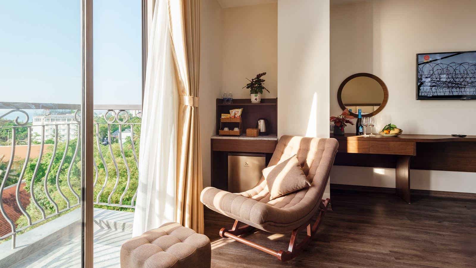 rooms-helios-suite-with-ocean-view