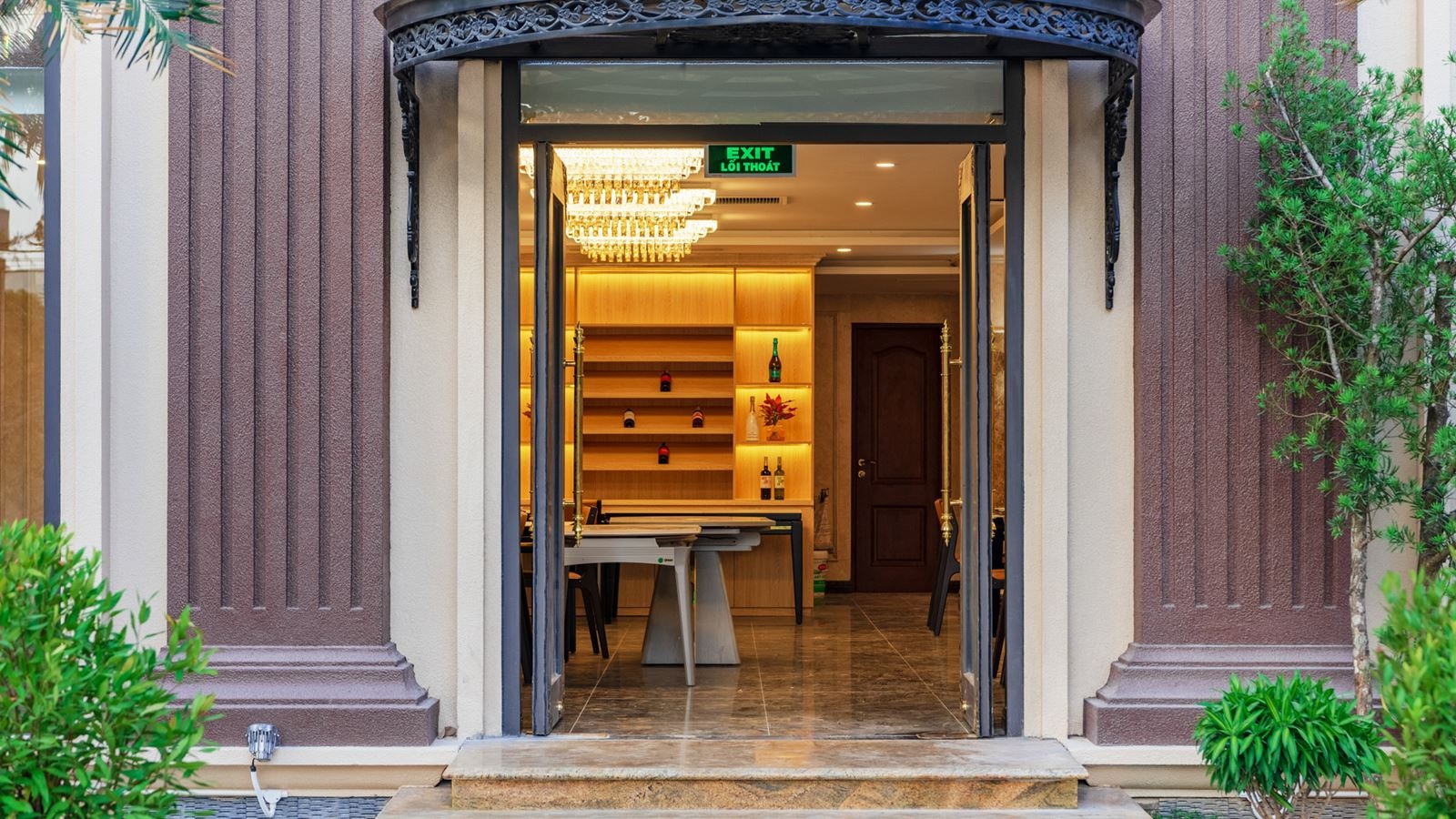 restaurants-restaurants