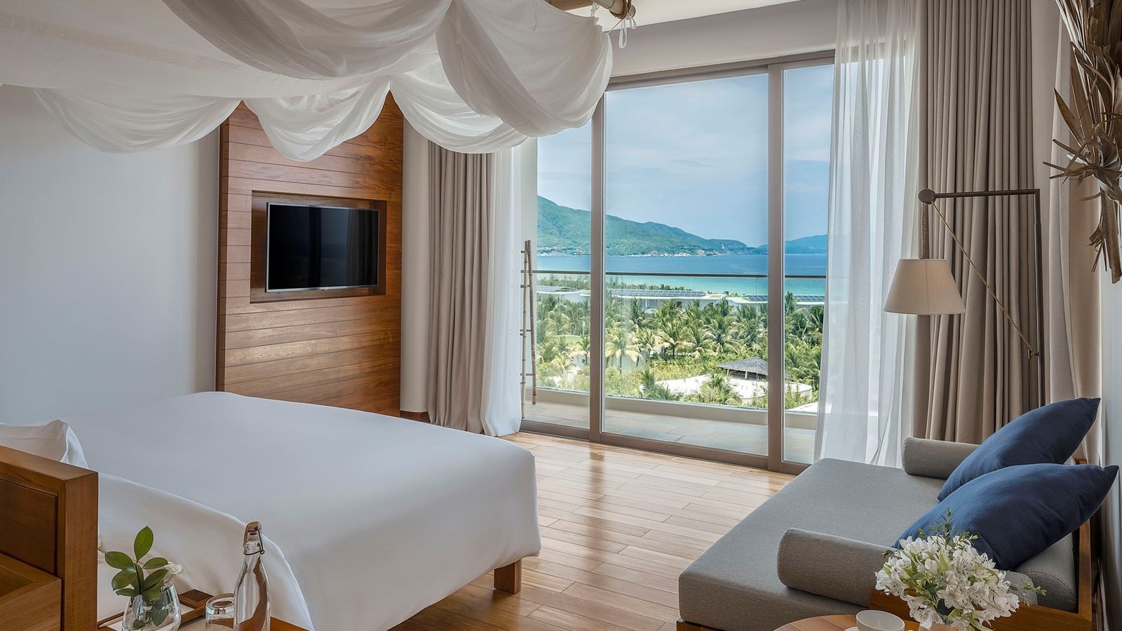 rooms-seaview-sky-pool-villa--family