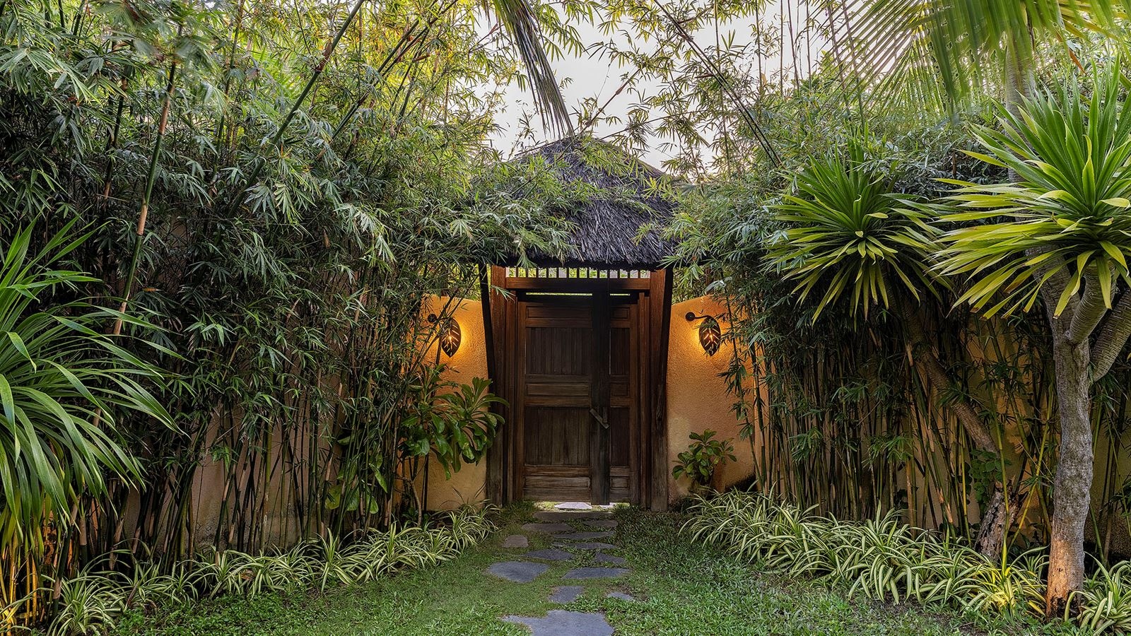 rooms-4-bedroom-beachfront-pool-villa