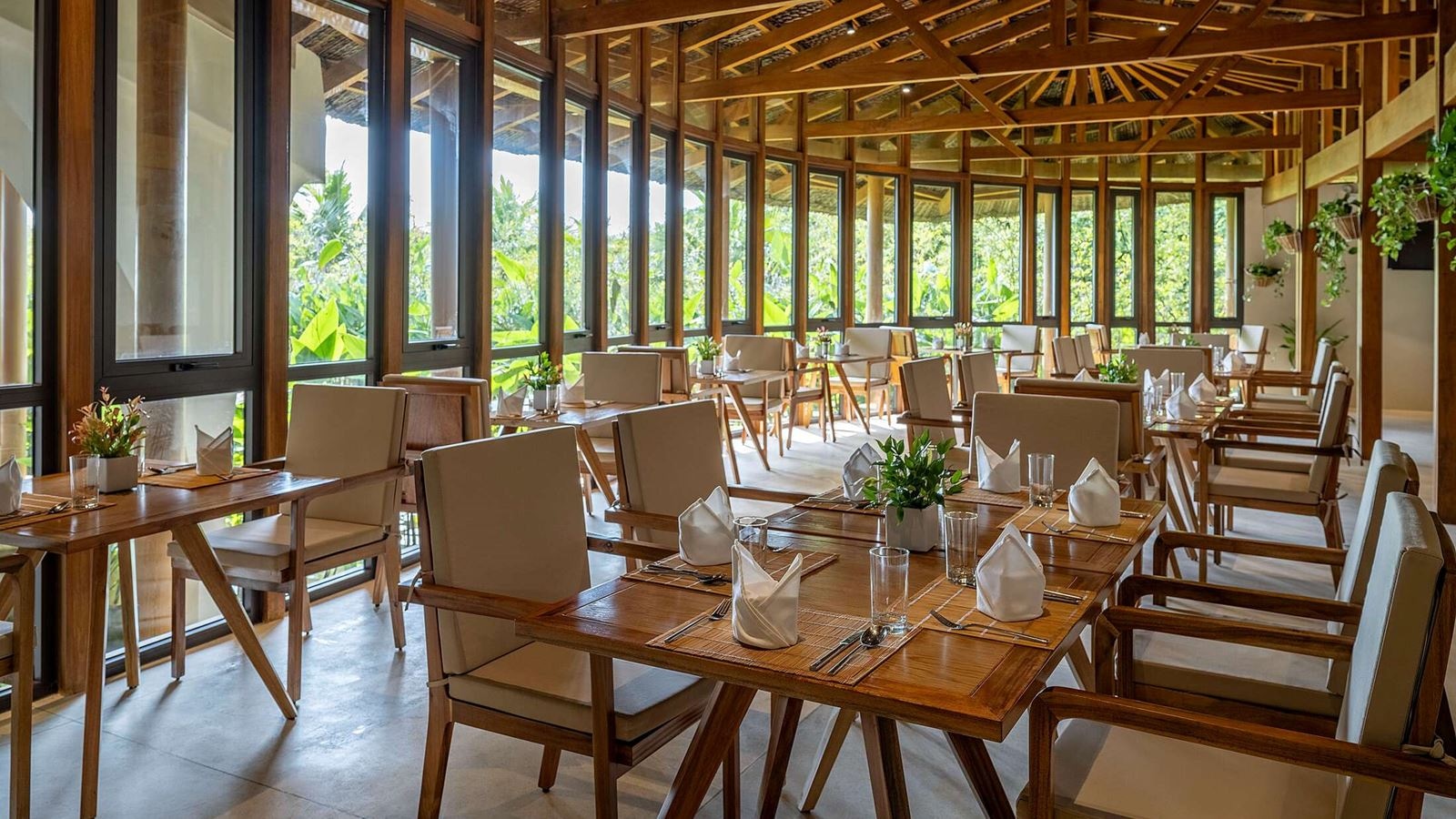 restaurants-ana-sand-house