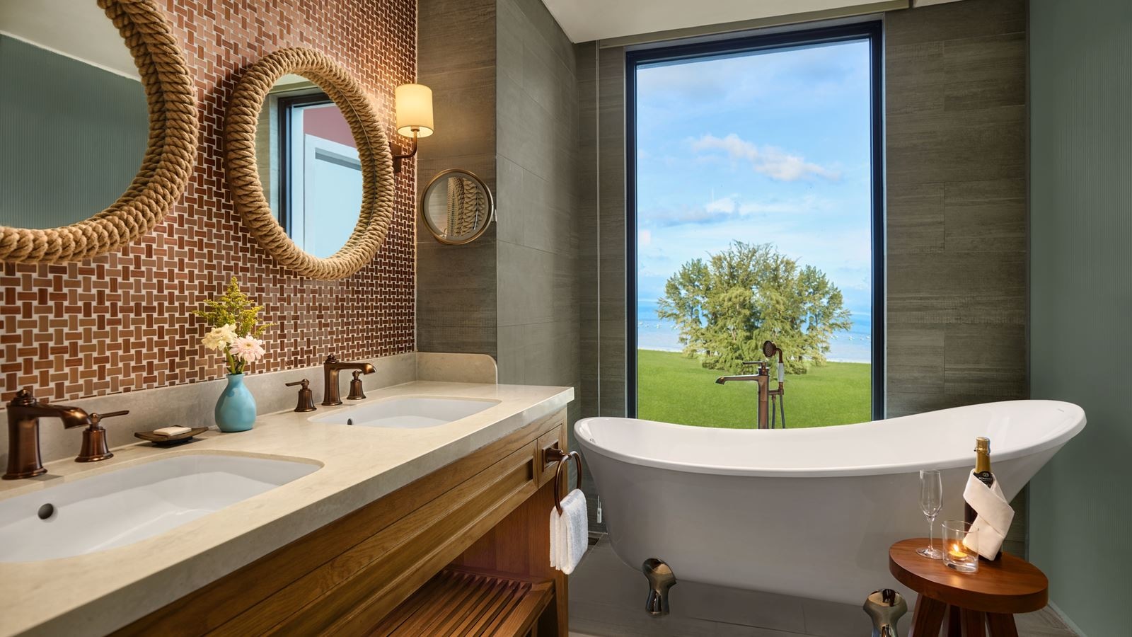 rooms-admiral-suite-with-oceanfront-child-without-extra-bed