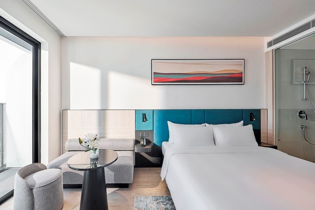 rooms-deluxe-cityview-with-balcony