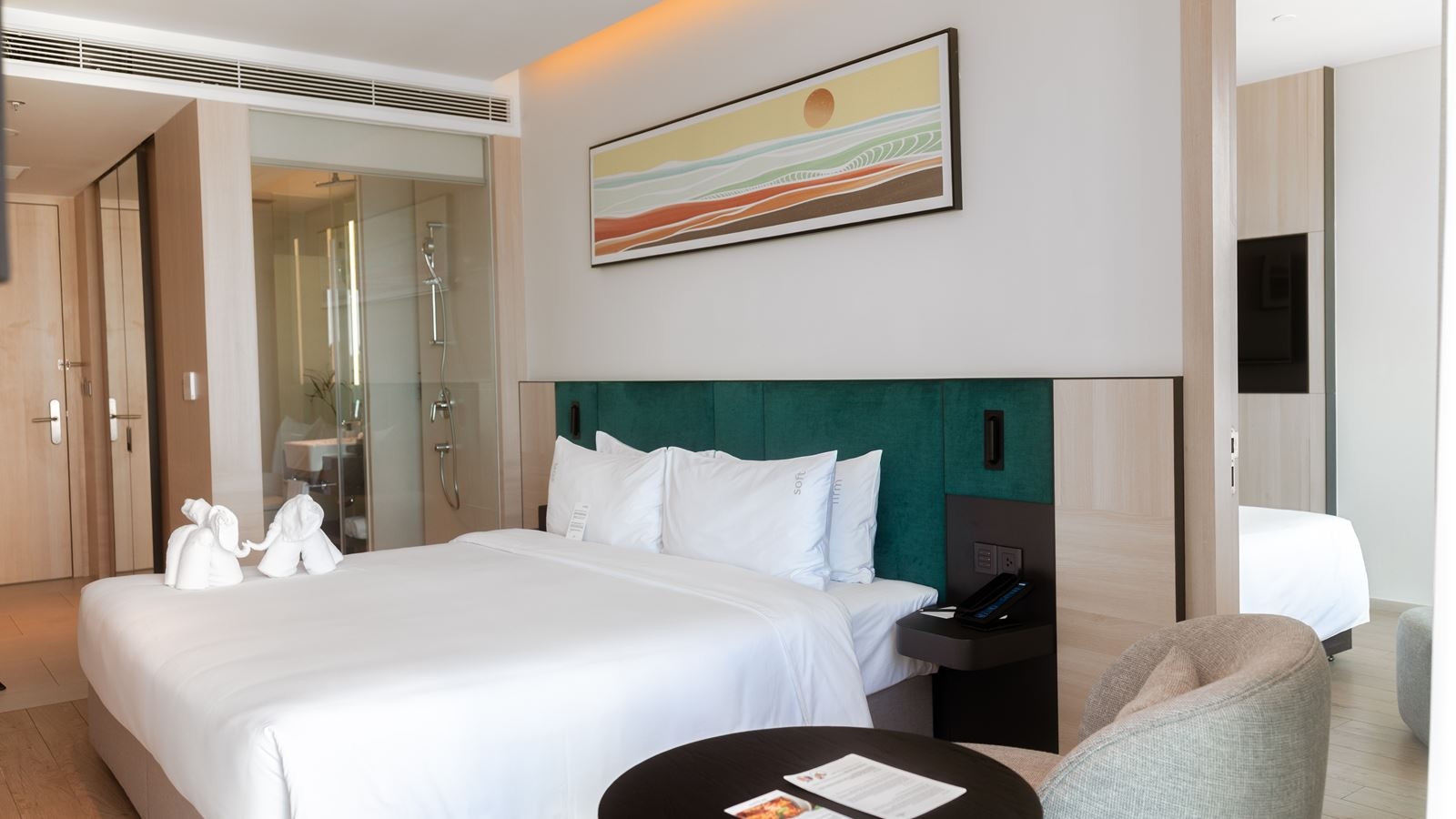 rooms-family-mountain-view-with-balcony