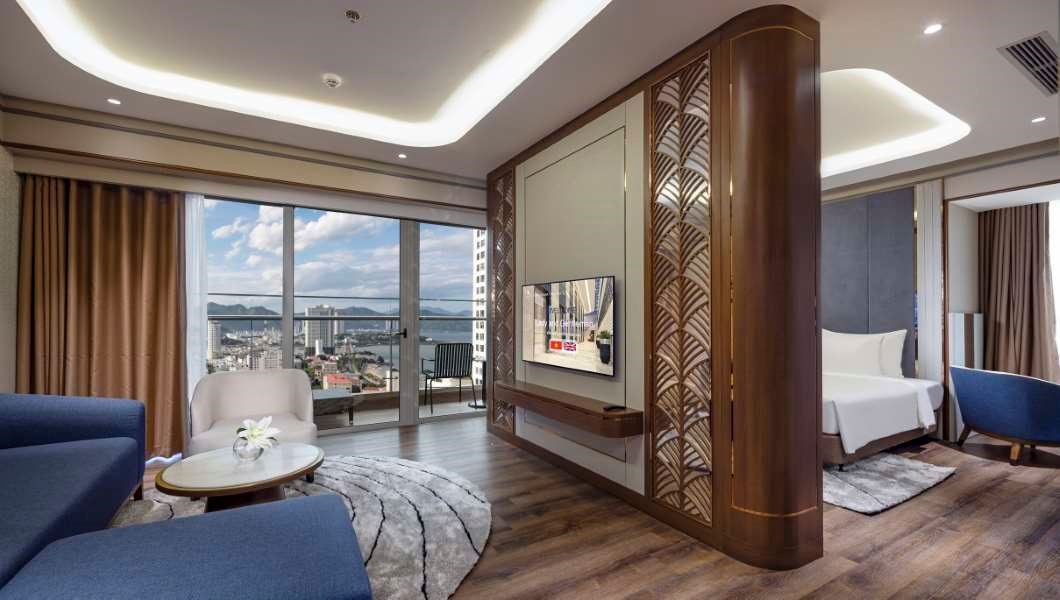 rooms-executive-club-suite-with-balcony