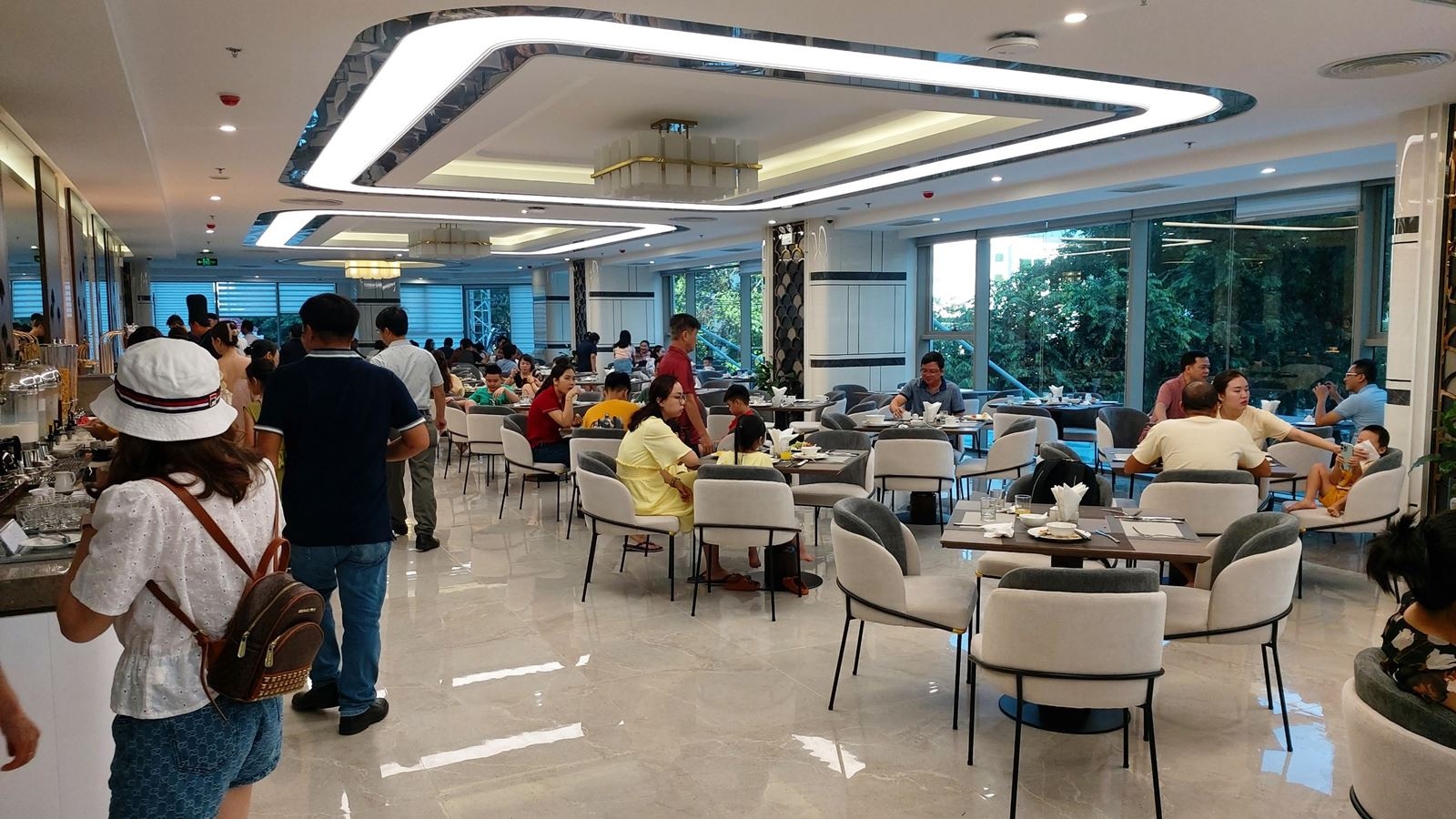 restaurants-stellar-restaurant