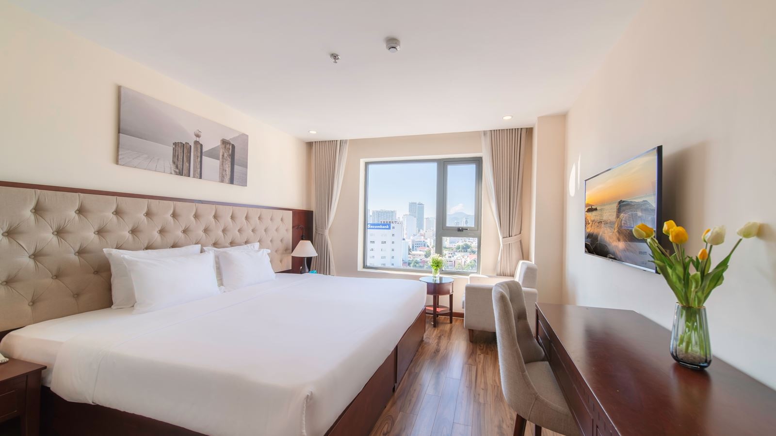 rooms-premier-deluxe-partial-sea-view