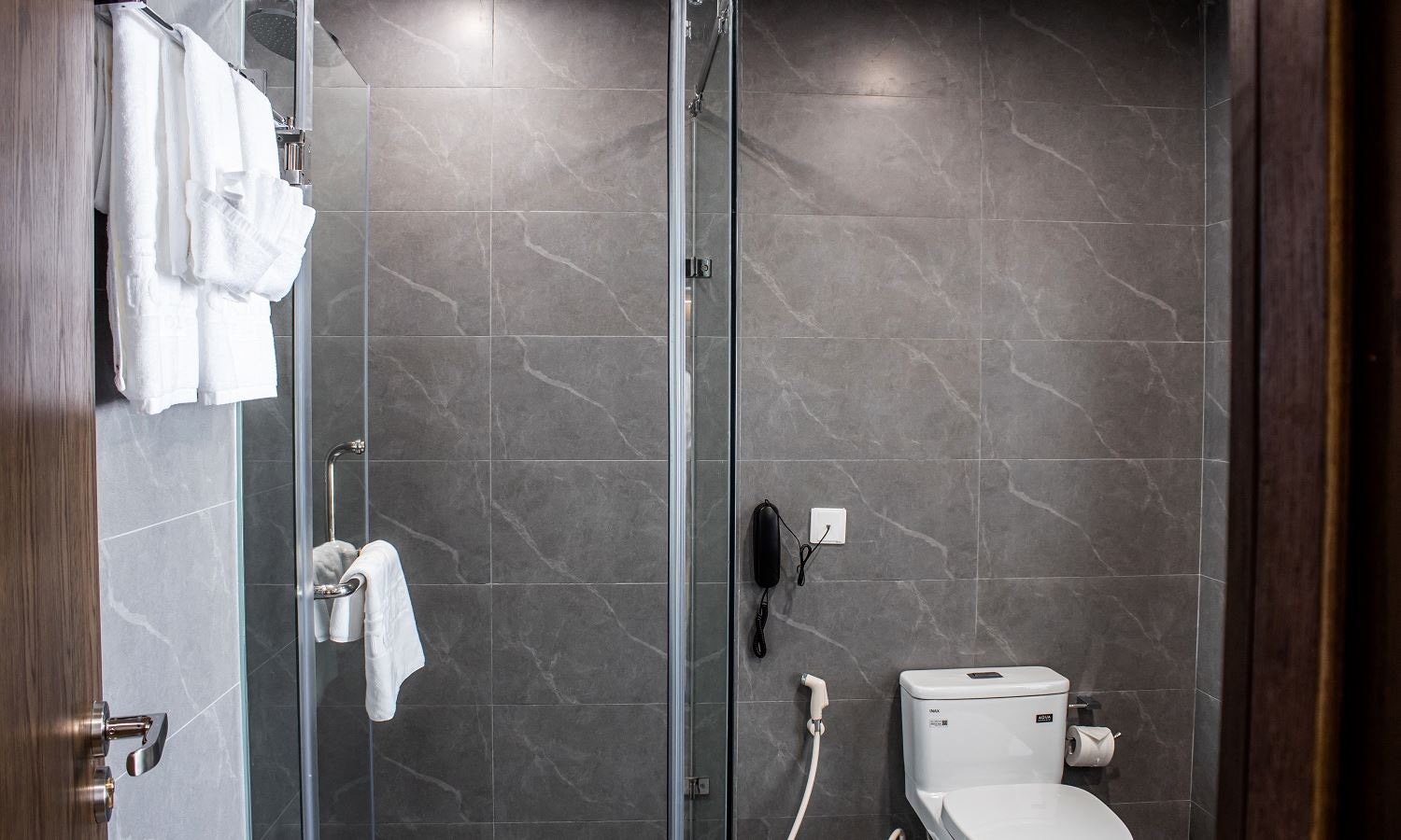 rooms-deluxe-twin-city-view