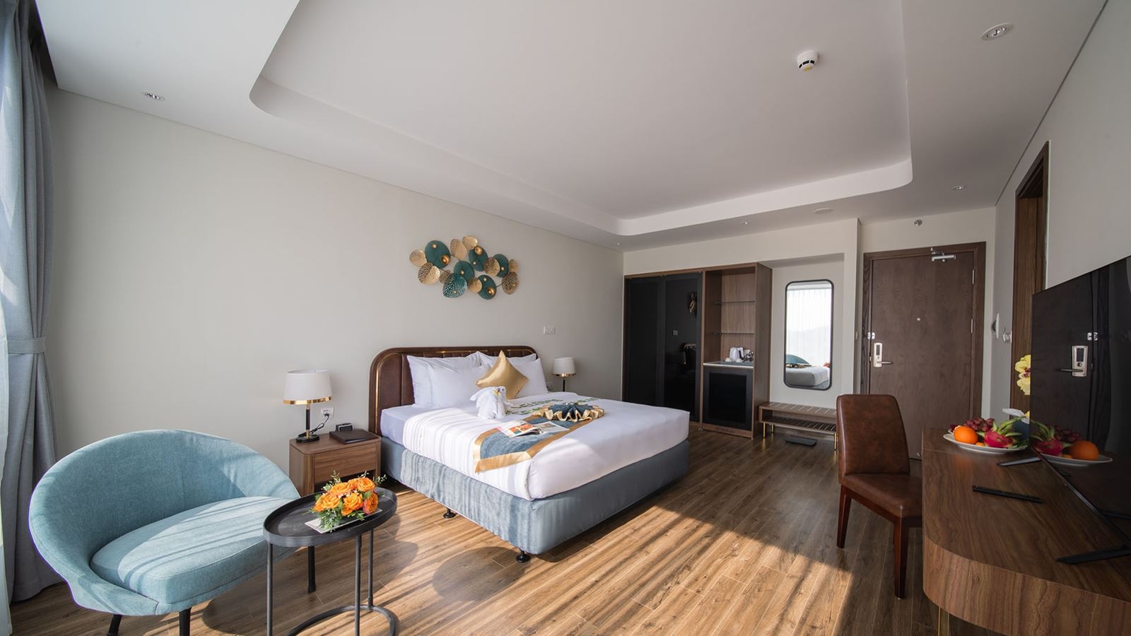 rooms-senior-deluxe-double-city-view