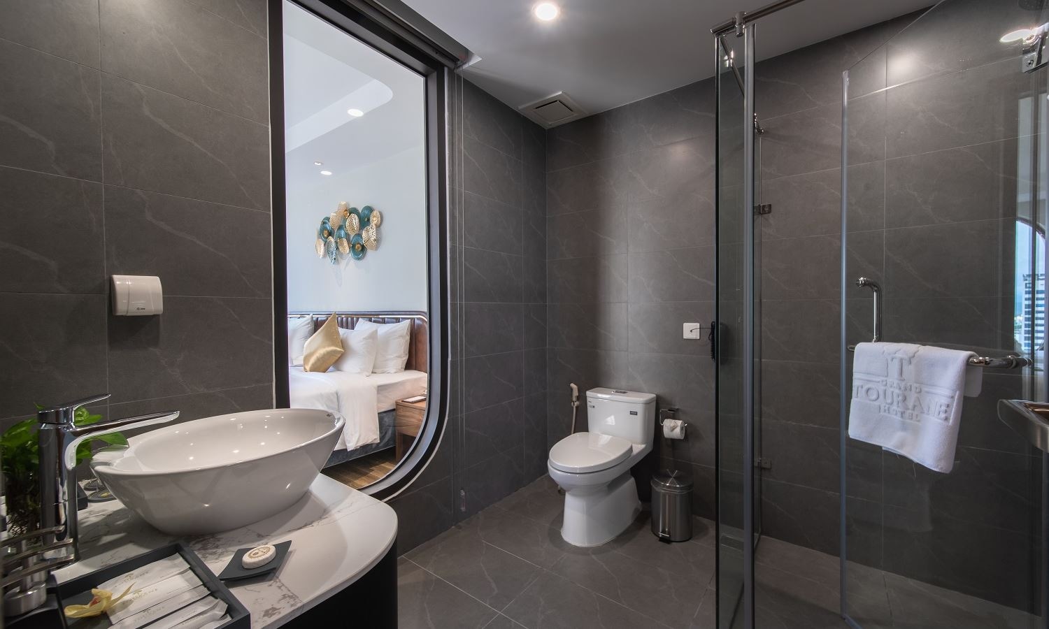 rooms-senior-deluxe-double-city-view