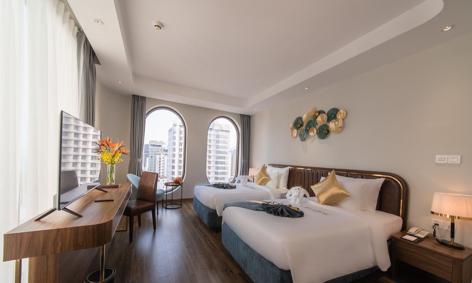 rooms-senior-deluxe-twin-partial-sea-view