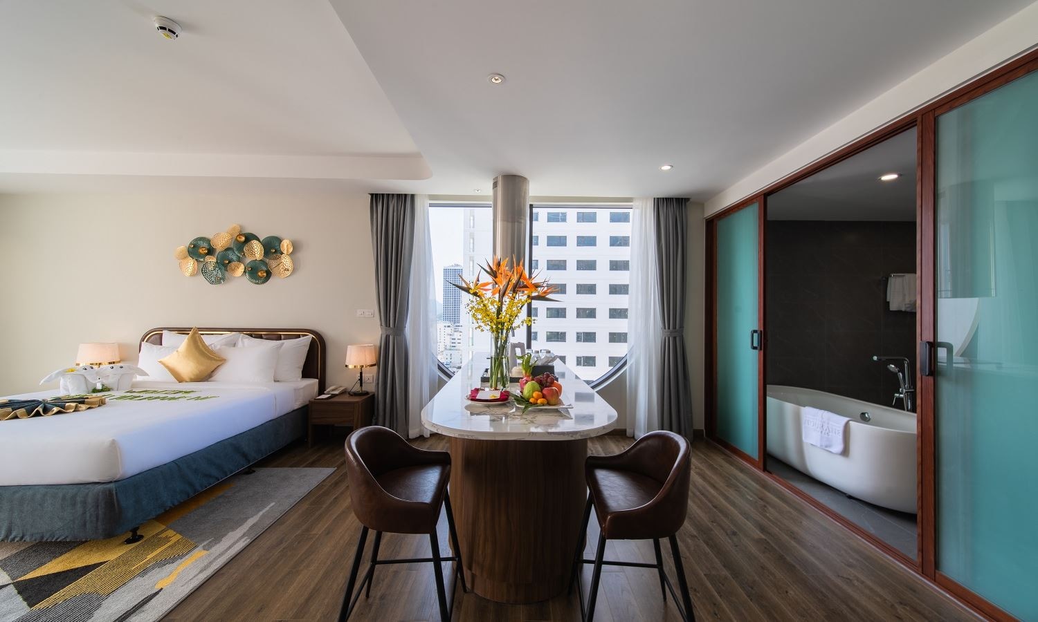 rooms-signature-city-view