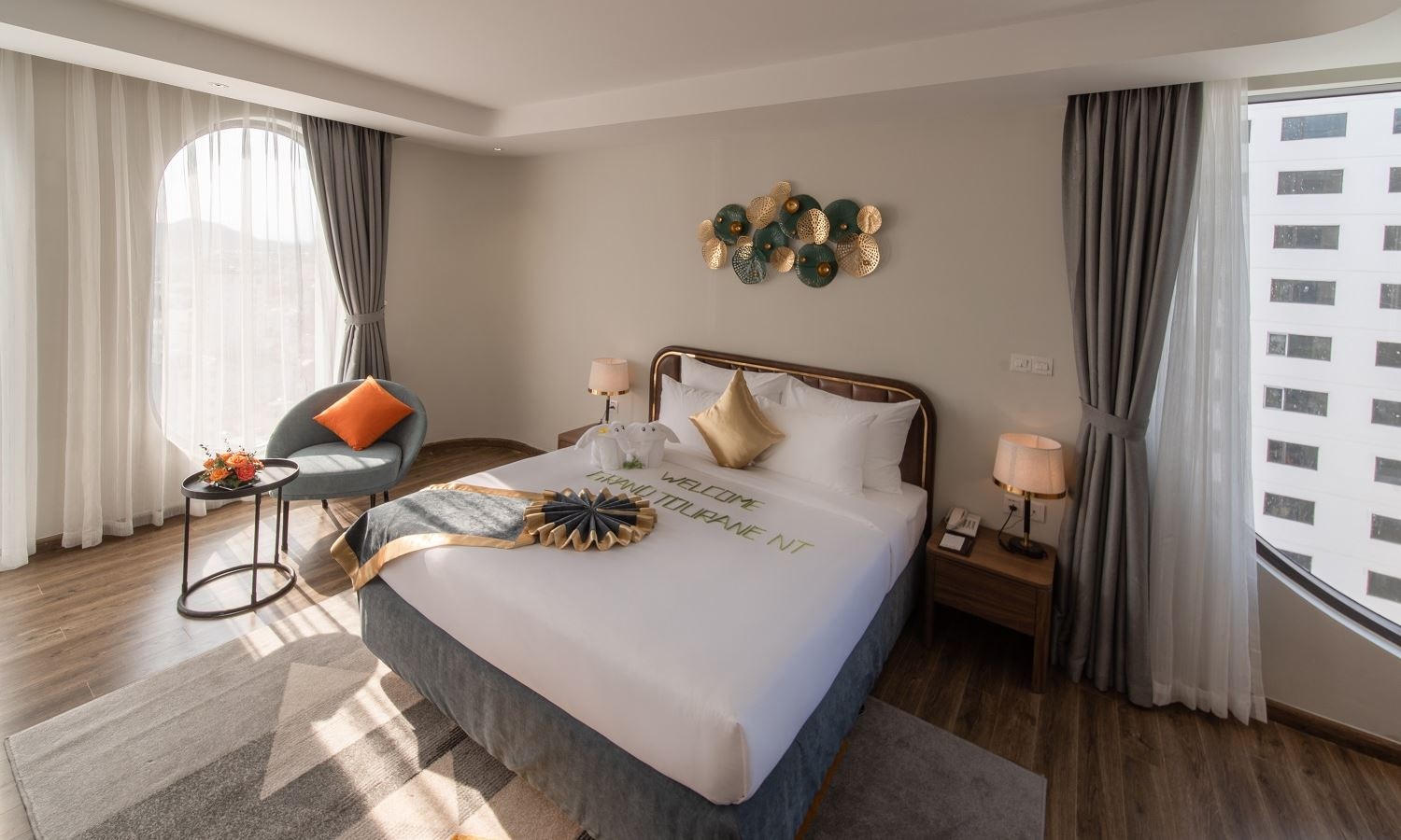 rooms-signature-city-view