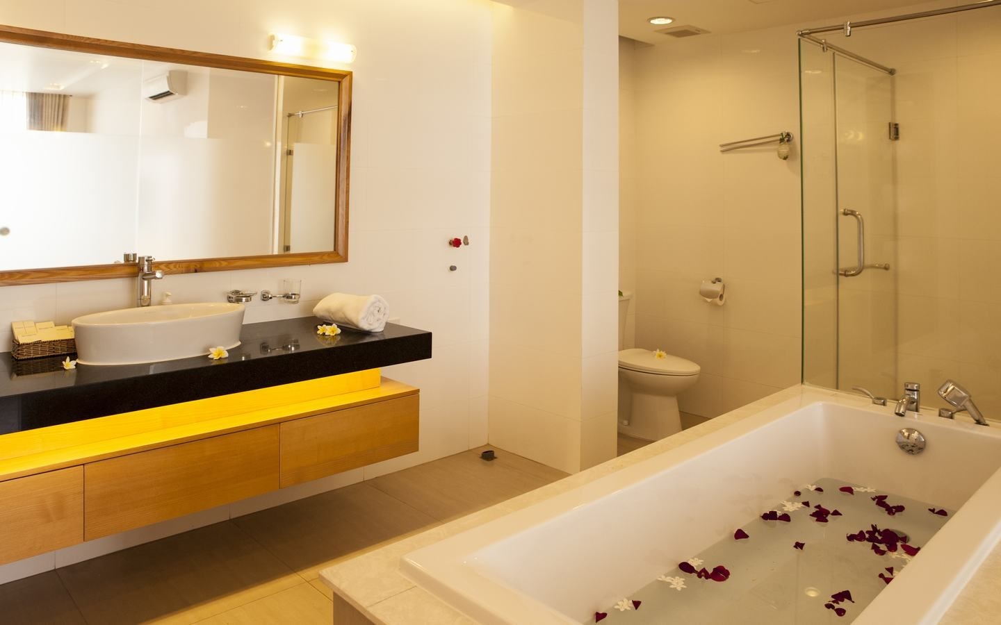 rooms-3bedroom-garden-view