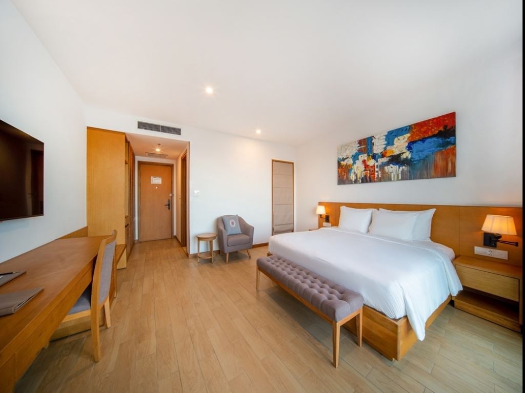 rooms-premier-deluxe-with-balcony-child-without-extra-bed